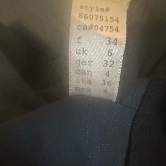 Designed trench coat - Picture 15 of 16